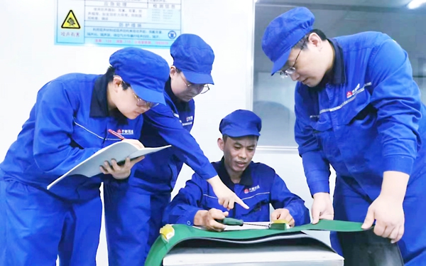 302车间至臻团队QC小组——拍摄周宁2.jpg