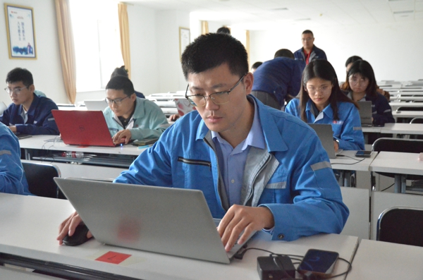 12.数字化办公实务操作一等奖战略市场部张虎.jpg