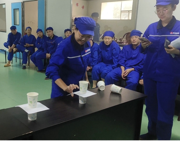 手抽纸片.薛鹏.jpg