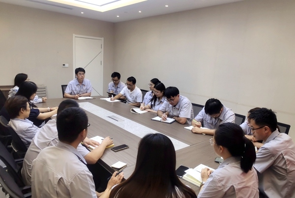 10.生物医药党支部主题党日座谈会（靳能州.jpg