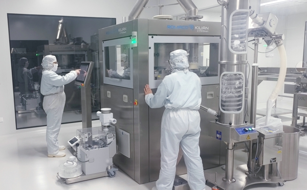 1764403099822896.jpg 4.药物制剂工一等奖411车间(赵雪 邢龙雨).jpg