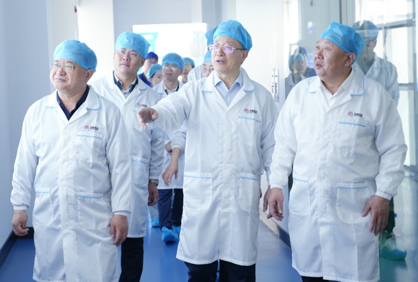 1.李忠祥臧恒昌一行到齐都药业参观考察(李思思 (4).jpg