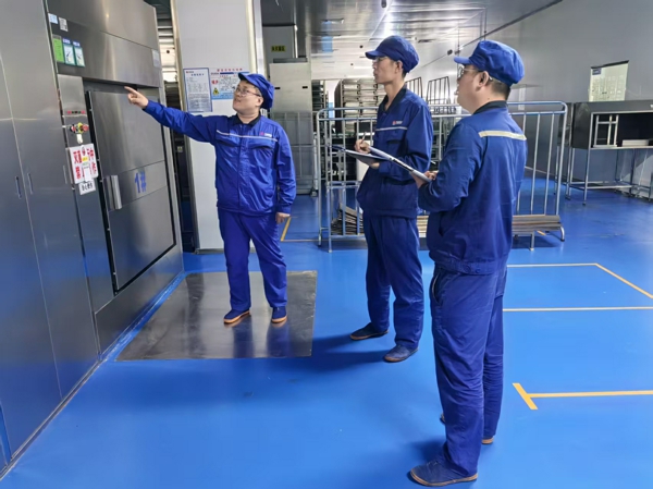 505车间灭菌柜技术比武（冯涛）.jpg