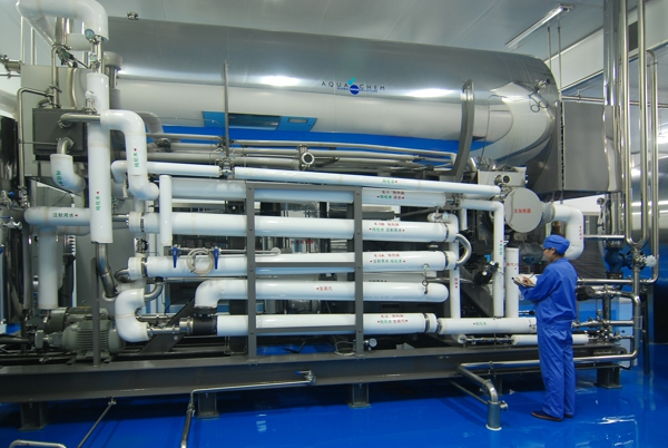 3-美国Aqua-chem热压式蒸馏水机.jpg
