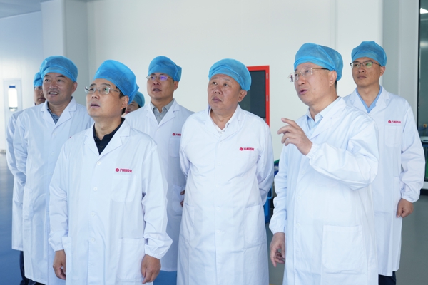 2024年5月14日，山东药品食品职业学院党委书记李忠祥、原党委书记刘玉东一行来齐都药业参观考察。.jpg