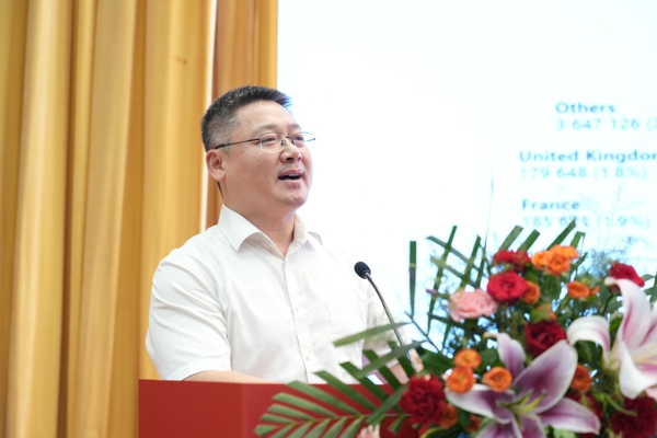 杨鹏.jpg