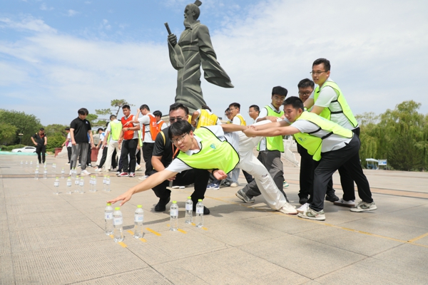 没有完美的个人 只有完美的团队+李向梅人力资源部+7155012.jpg